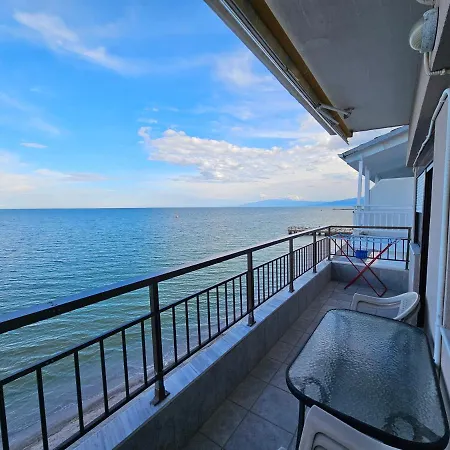 Apartment Studio Just On The Beach *