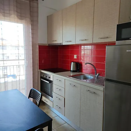 Studio Just On The Beach Apartment