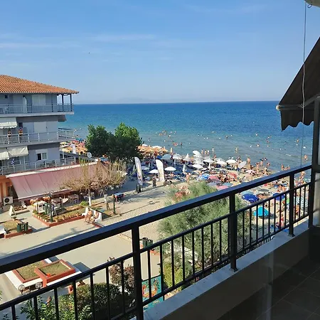 Just On The Paralía