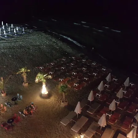 Just On The * Paralía