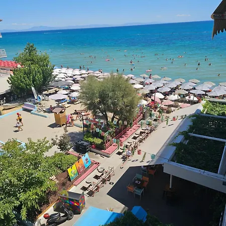 아파트 Just On The *