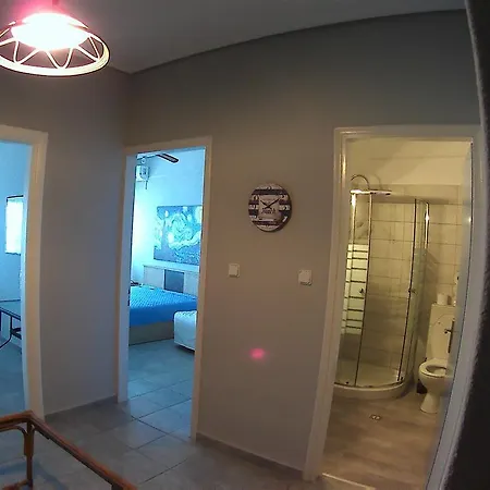 Just On The شقة Paralía