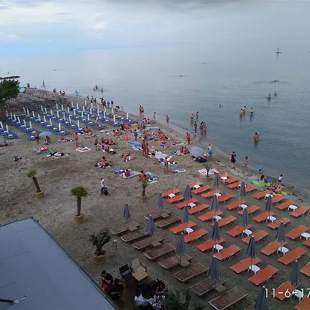 Just On The Paralía