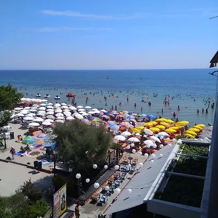 Apartament Just On The