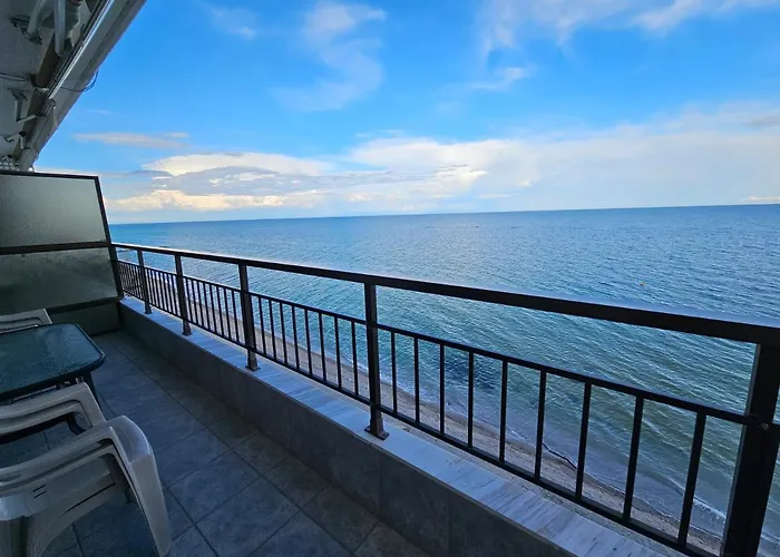 Just On The Lejlighed Paralía