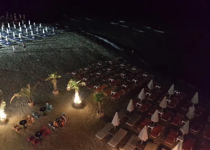 Just On The * Paralía